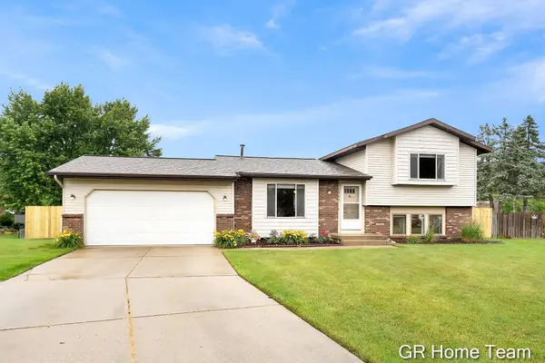 2304 Brookfarm Court Se, Grand Rapids, MI 49508