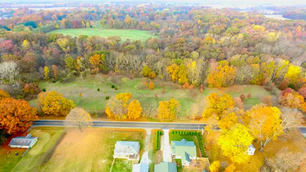 69704 Garver Lake Road, Edwardsburg, MI 49112