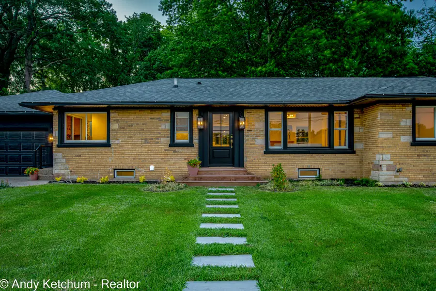315 W 40th Street, Holland, MI 49423 - #2