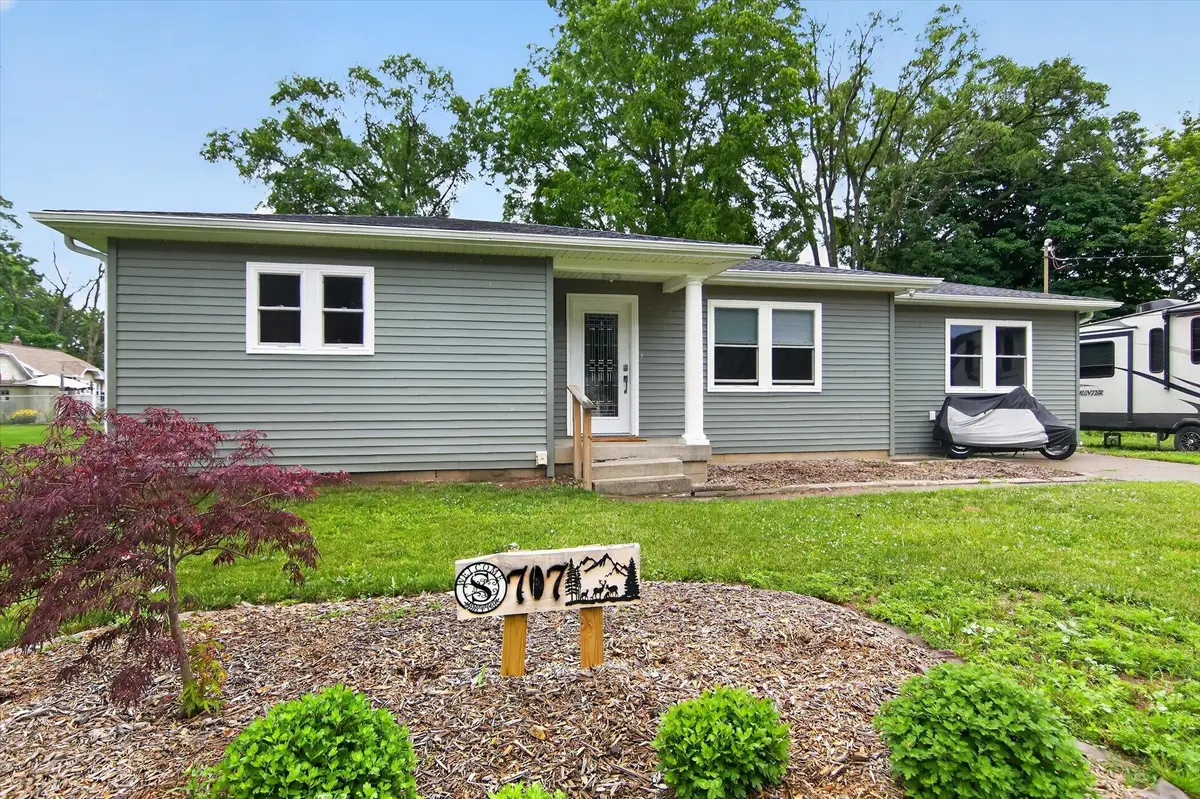707 Lowell Avenue, Jackson, MI 49202 - #1