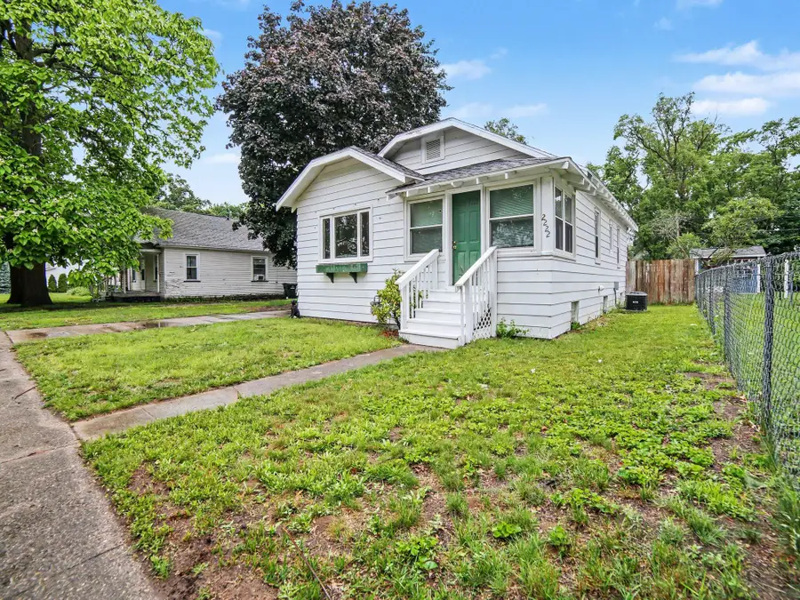 2222 Crozier Avenue, Muskegon, MI 49441 - #2