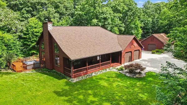 655 Auburn Trail Se, Ada, MI 49301