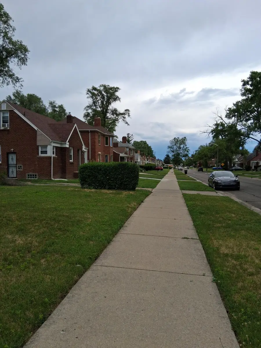 18211 Stansbury Avenue, Detroit, MI 48235 - #3