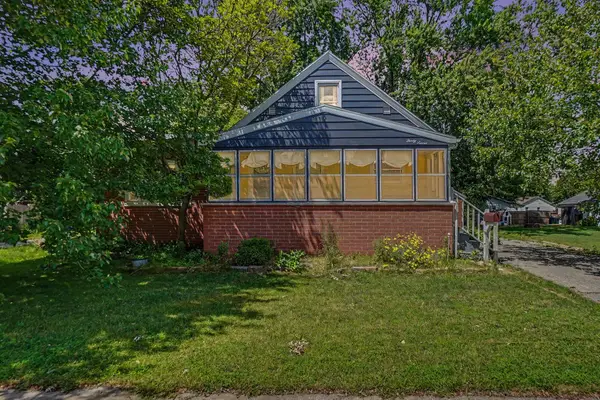 37 W Garfield Avenue, Zeeland, MI 49464