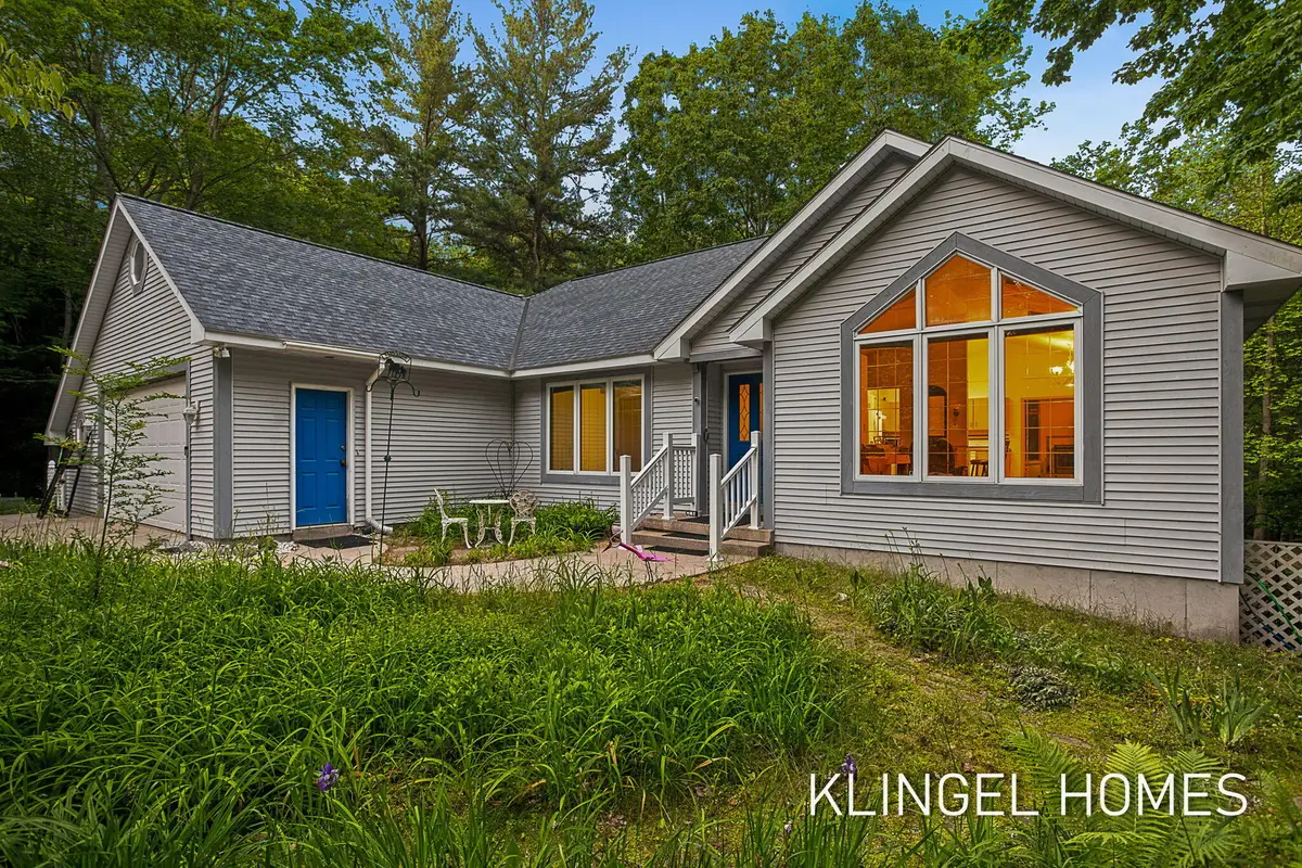 9292 Lakeshore Avenue, West Olive, MI 49460 - #1