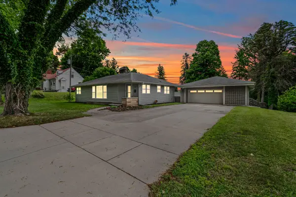 61 Charles Street, Hillsdale, MI 49242