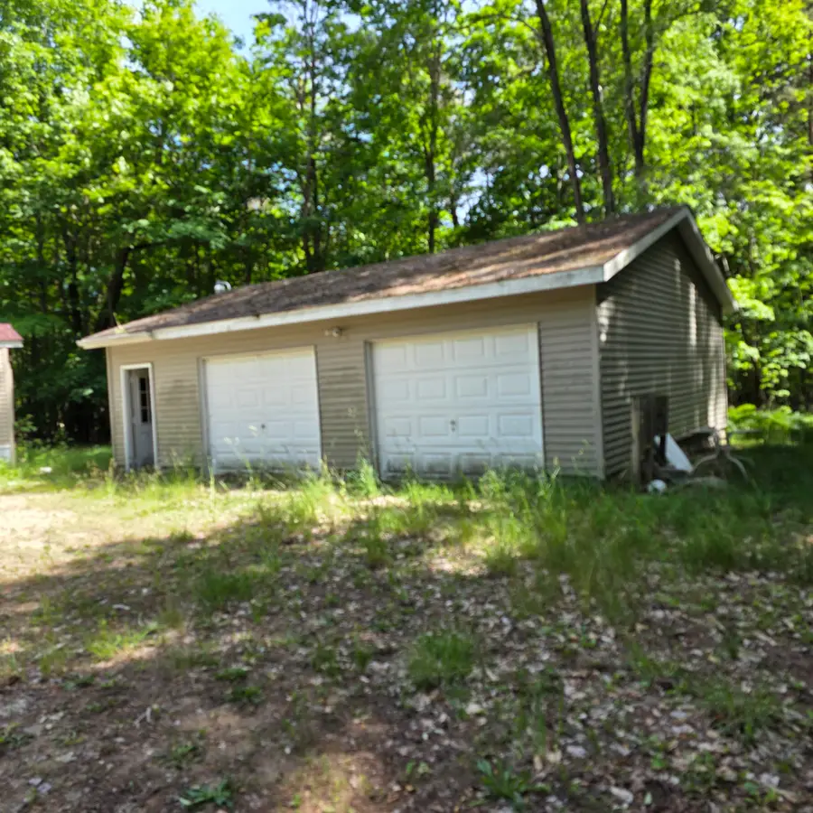 9049 N 80th Avenue, Pentwater, MI 49449 - #3
