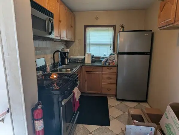 646 S Francis Avenue, Lansing, MI 48912 - #3