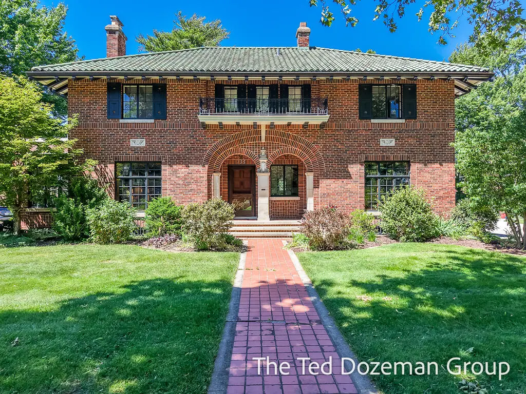 135 W 12th Street, Holland, MI 49423 - #1