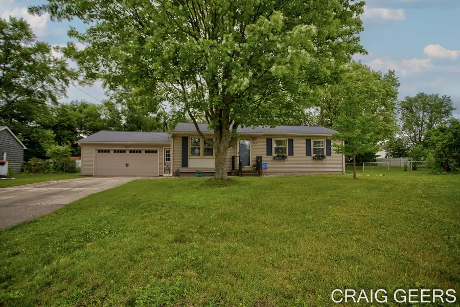2864 Mustang Court Ne, Grand Rapids, MI 49525 - #2