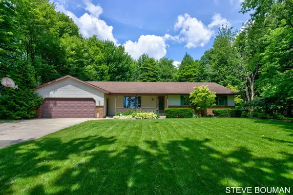 5915 141st Avenue, Holland, MI 49423