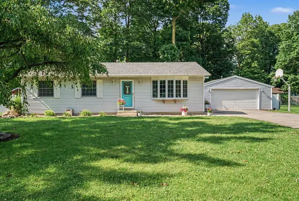 21650 Maple Glen Drive, Edwardsburg, MI 49112
