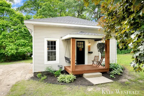 212 N Division Street, Lowell, MI 49331