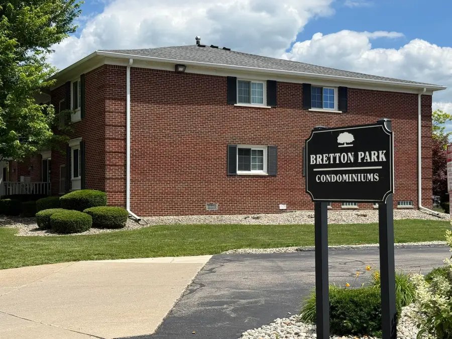 1749 Monticello Street #E4, Trenton, MI 48183 - #2