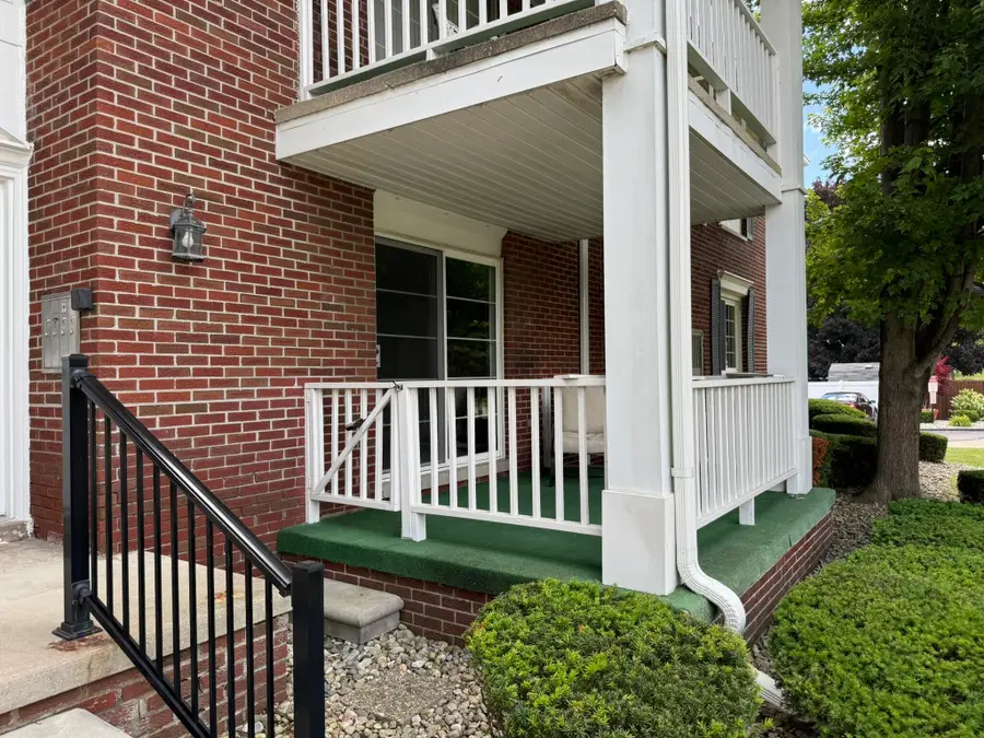 1749 Monticello Street #E4, Trenton, MI 48183 - #3