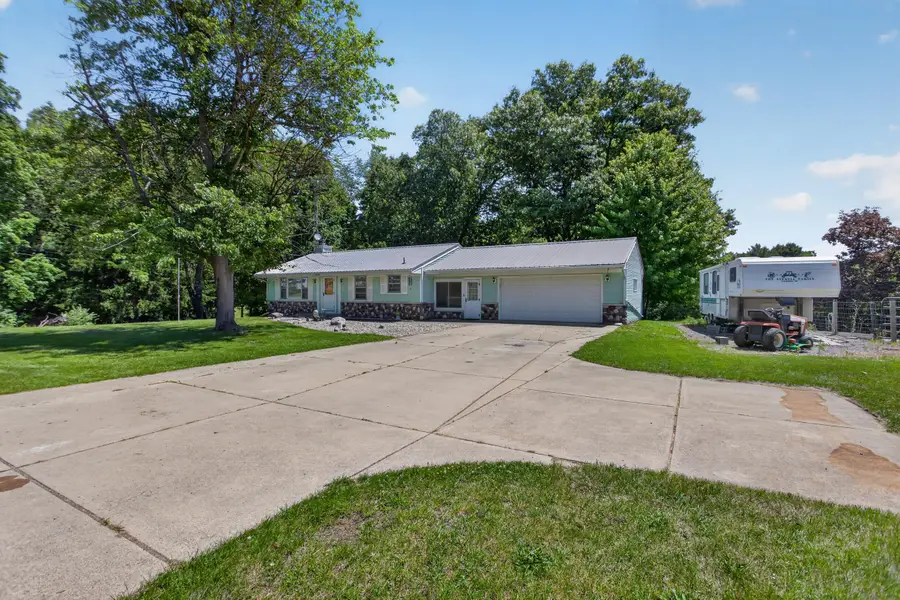 2695 Gilletts Lake Road, Jackson, MI 49201 - #2