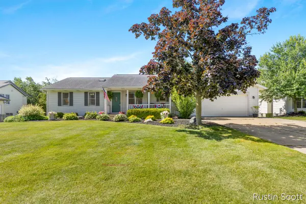 2680 Burgen Court Ne, Grand Rapids, MI 49525
