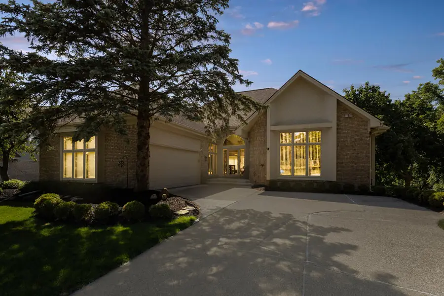 28044 Hickory Circle #11, Farmington, MI 48331 - #2
