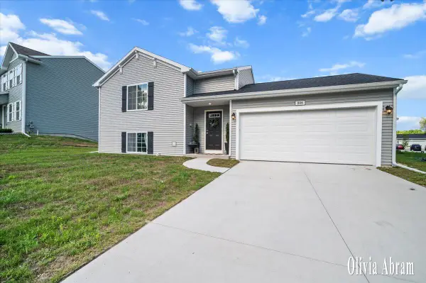 808 Hollyhock Drive, Greenville, MI 48838