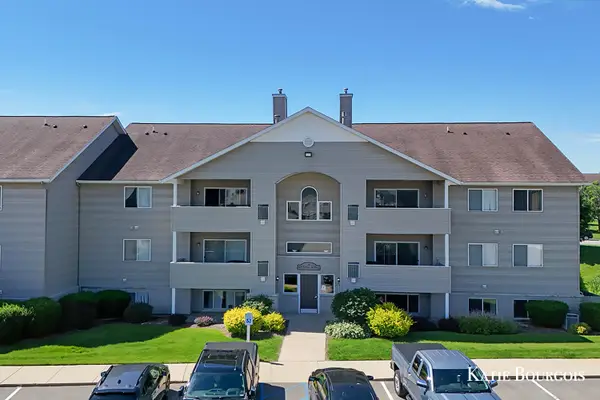8588 Jasonville Court Se, Caledonia, MI 49316