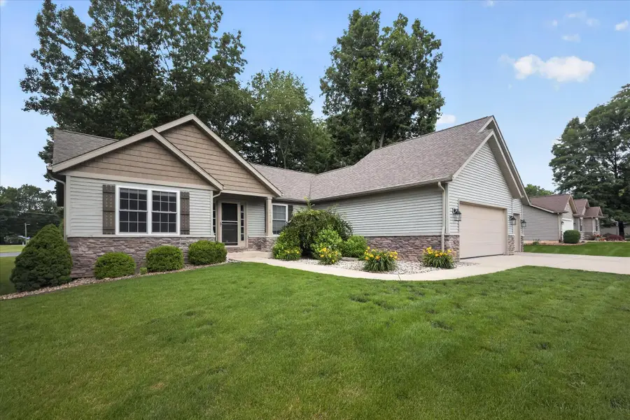 69914 Roy Drive, Edwardsburg, MI 49112 - #2