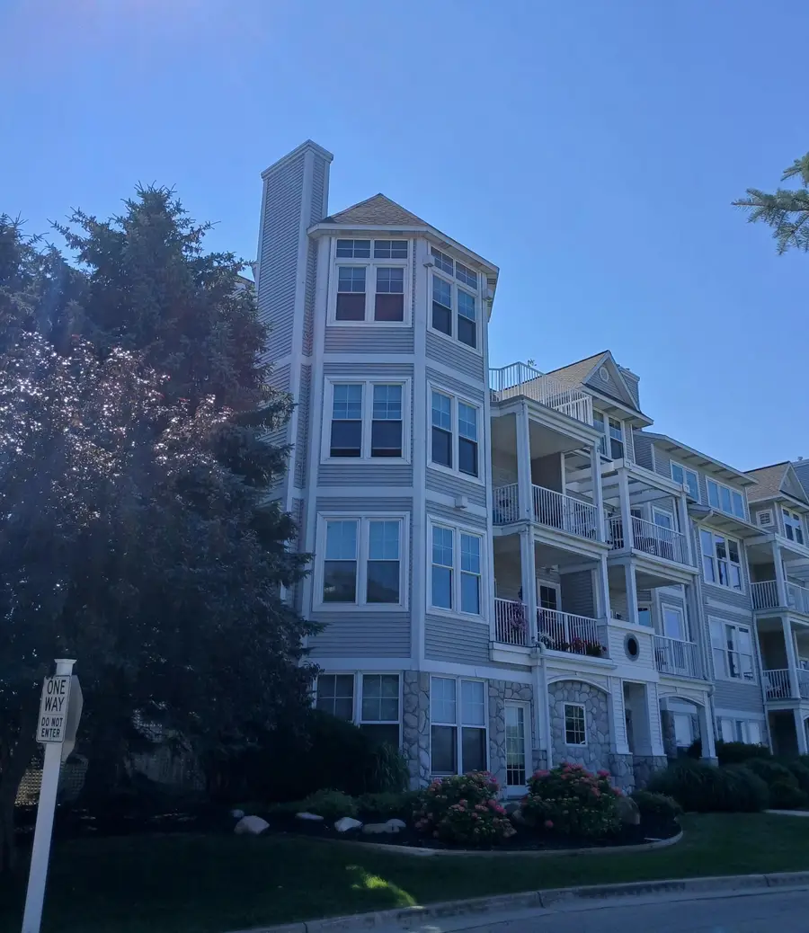 300 S Rath Avenue #5, Ludington, MI 49431 - #3