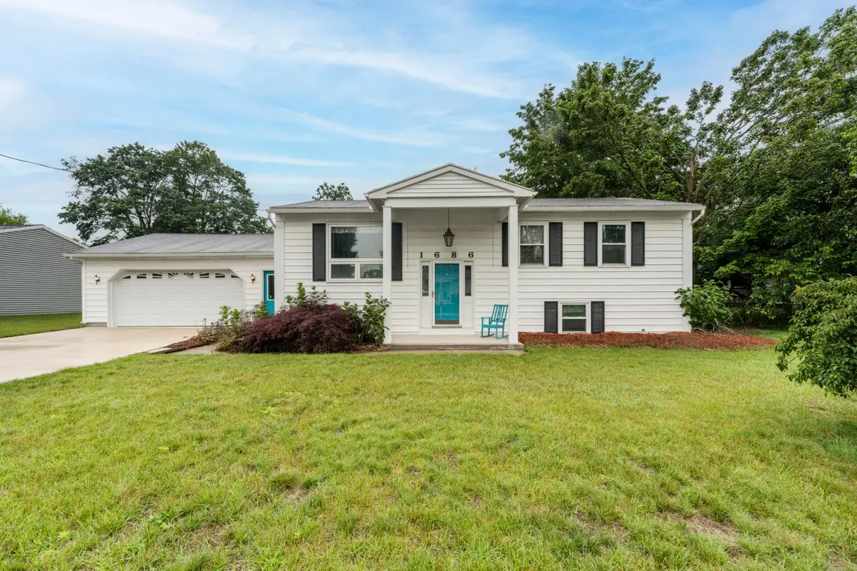 1686 Sherwood Avenue, Dorr, MI 49323 - #1