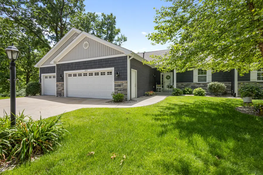 2213 Hunters Pond, Kalamazoo, MI 49048 - #2