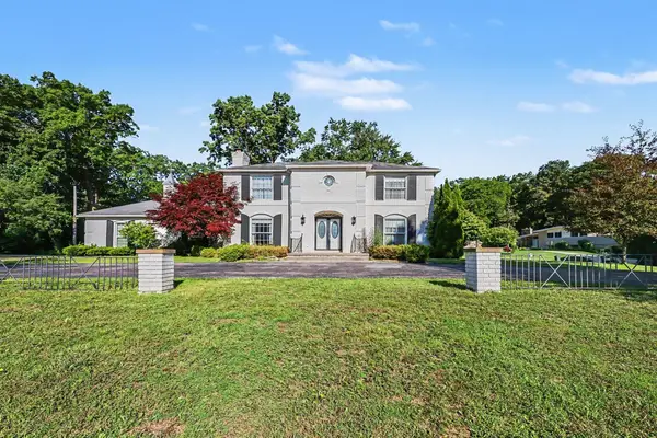 5054 Kings Gate Way, Bloomfield Hills, MI 48302