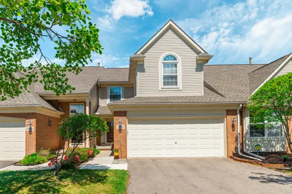 5488 Elmhurst Drive #21, Trenton, MI 48183