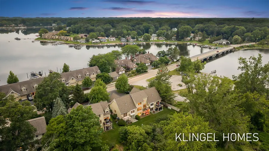 17528 N Fruitport Road, Spring Lake, MI 49456 - #3