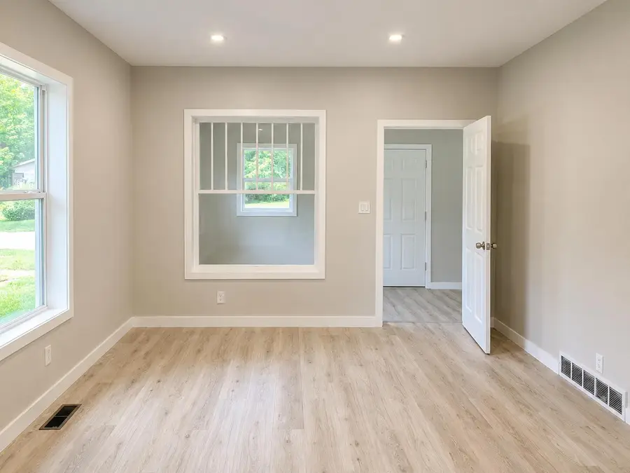 1027 Broadway, Benton Harbor, MI 49022 - #3