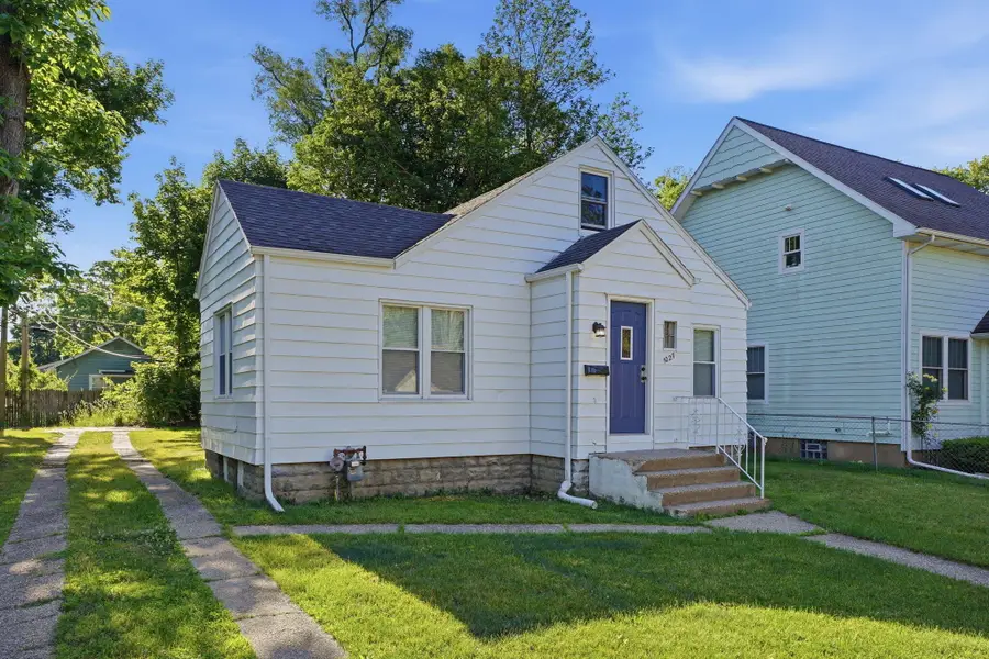 1027 Monroe Street, Benton Harbor, MI 49022 - #2