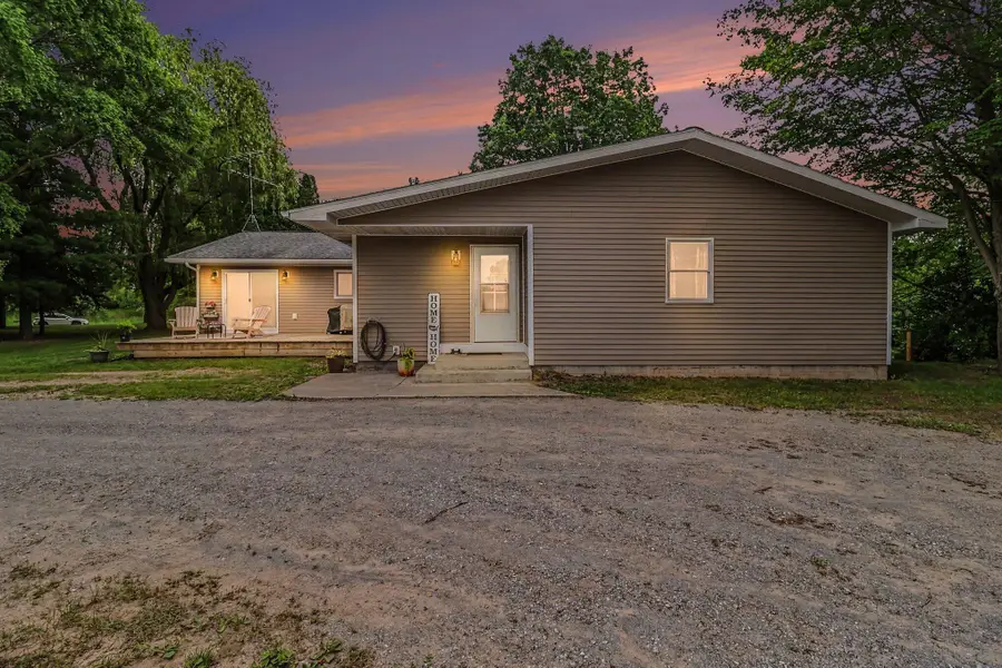 3585 N 72nd Avenue, Hart, MI 49420 - #3