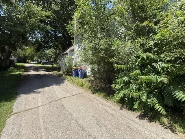 1335 Kalamazoo Avenue Se, Grand Rapids, MI 49507 - #2