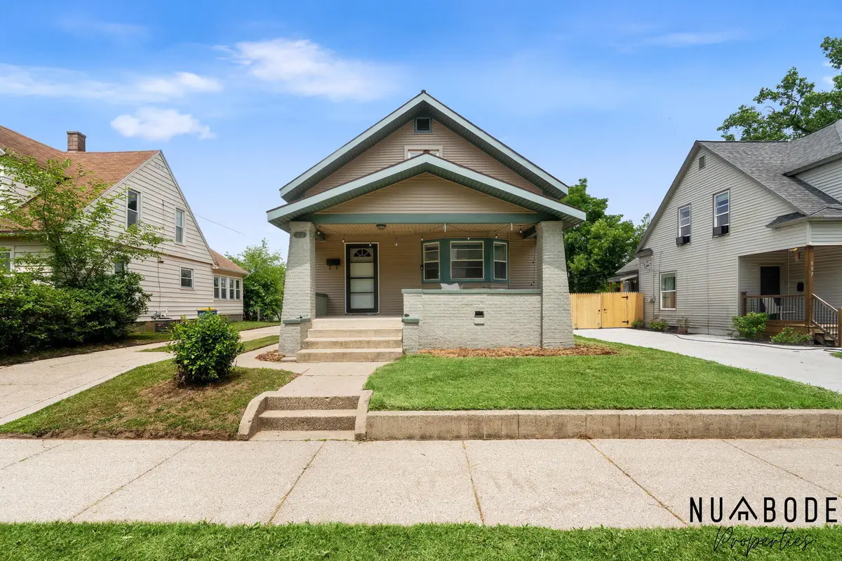 933 Crescent Street Ne, Grand Rapids, MI 49503 - #1