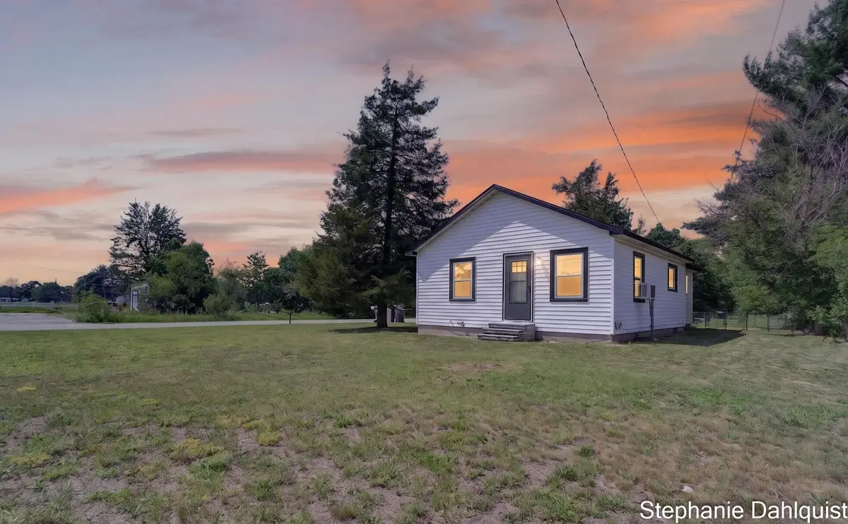 4622 E Apple Avenue, Muskegon, MI 49442 - #1