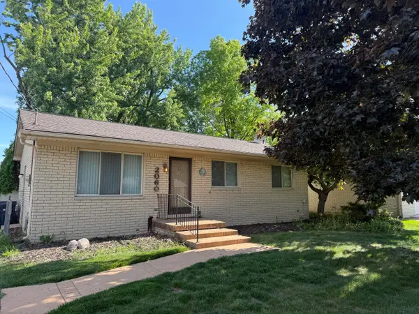 2060 Oakcrest Road, Sterling Heights, MI 48310