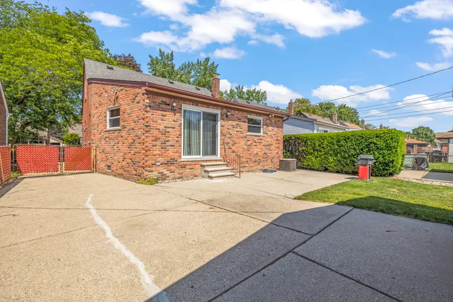 9709 Laurence Avenue, Allen Park, MI 48101 - #3