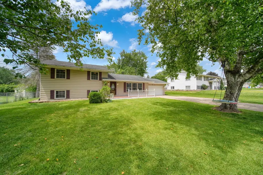 3720 Saint Anne Avenue, Jackson, MI 49201 - #2