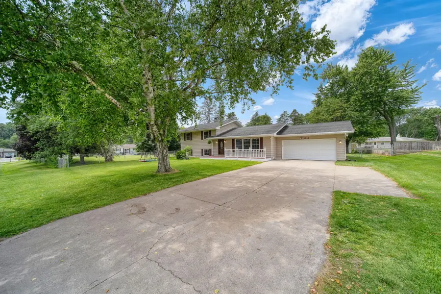3720 Saint Anne Avenue, Jackson, MI 49201 - #3