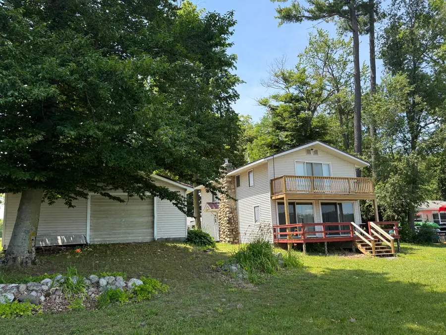 141 S Beechwood Drive Sw, Stanton, MI 48888 - #3