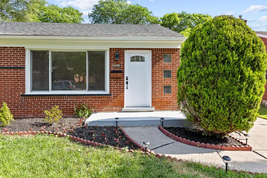 28852 Westfield Street, Livonia, MI 48150 - #3