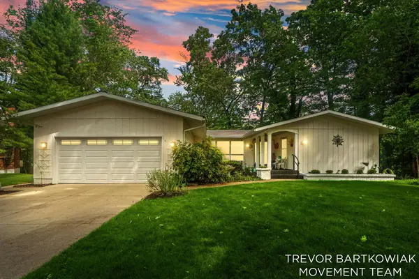 1292 Edinborough Drive, Norton Shores, MI 49441