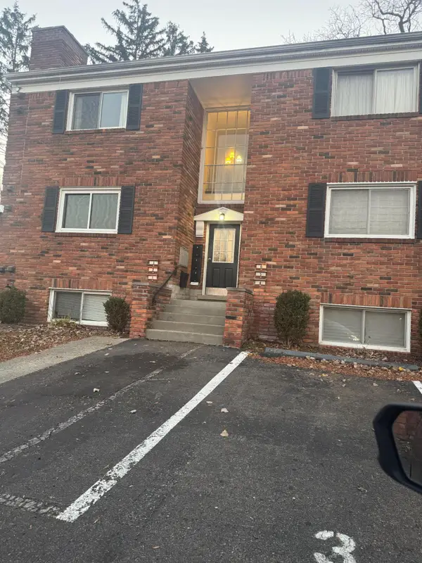31831 Grand River Avenue #3, Farmington, MI 48336