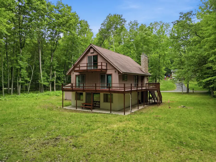 9352 W Circle Drive, Canadian Lakes, MI 49346 - #3