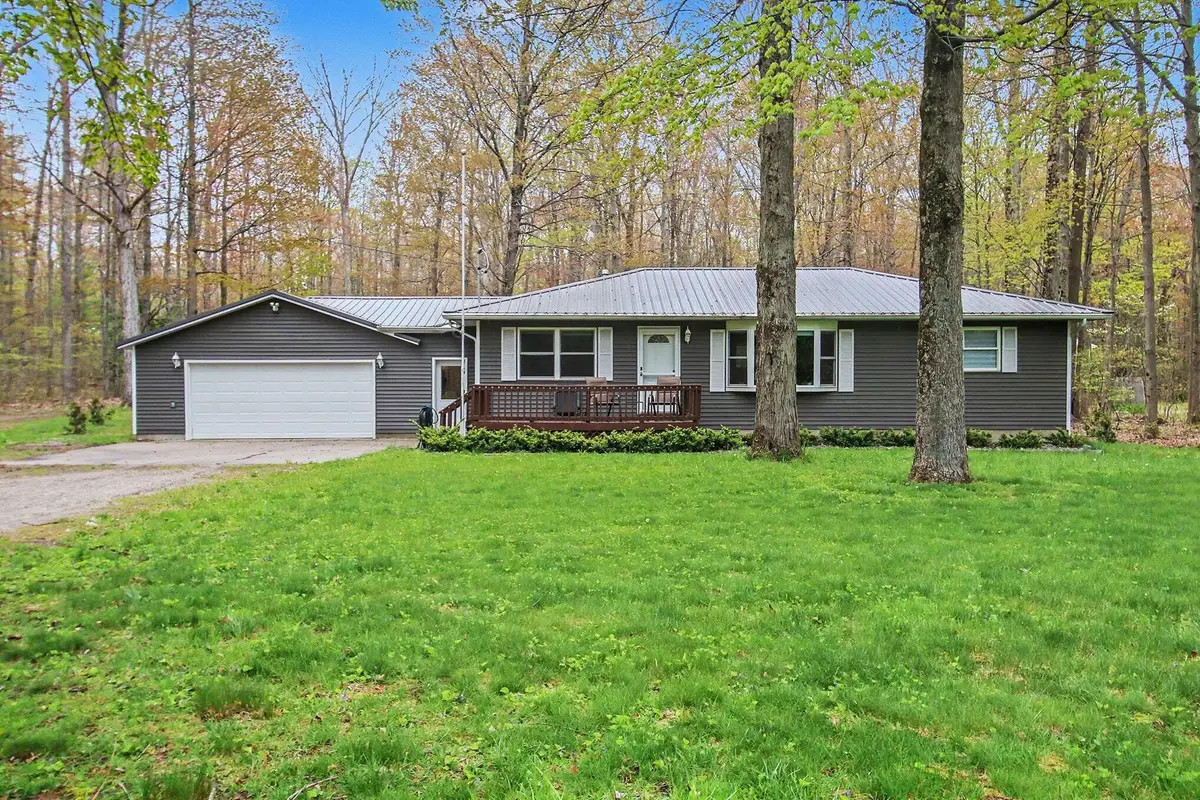 18412 148th Avenue, Spring Lake, MI 49456 - #1