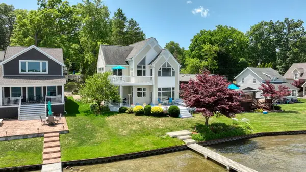 413 Oakwood Avenue, Clarklake, MI 49234