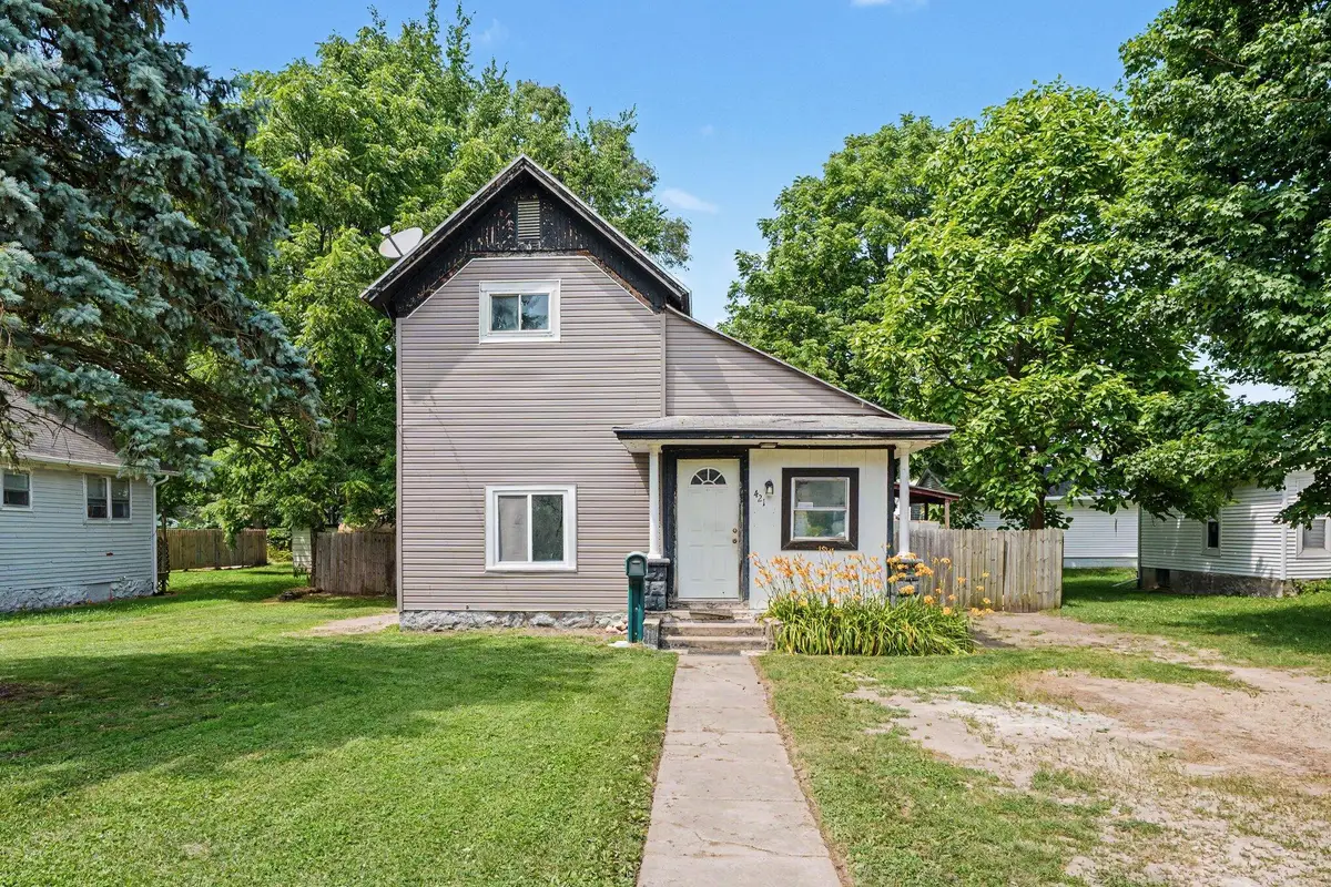 421 E Division Street, Dowagiac, MI 49047 - #1