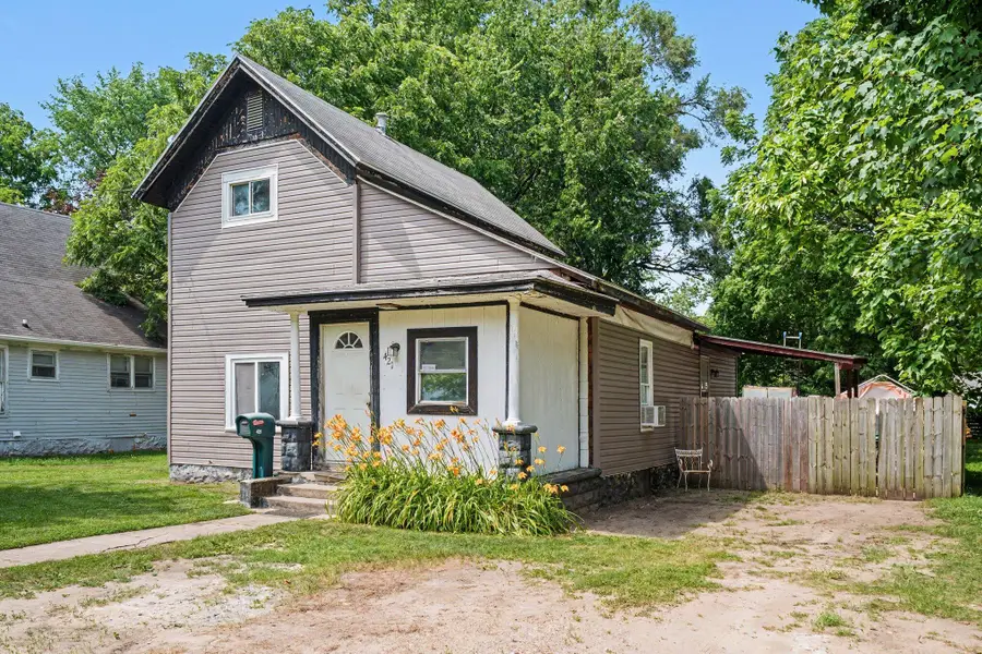 421 E Division Street, Dowagiac, MI 49047 - #2